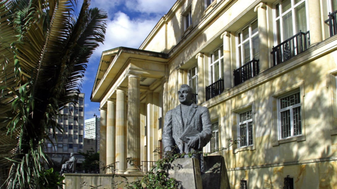 Exteriores de la Academia Colombiana de la Lengua