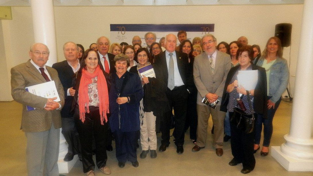 Miembros de la Academia Nacional de Letras de Uruguay .