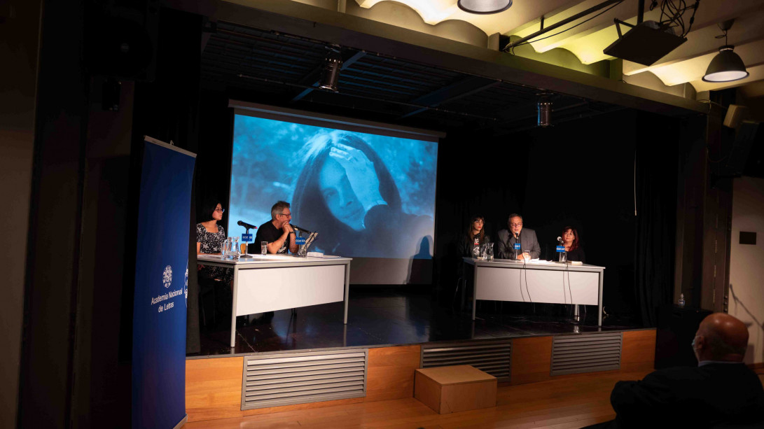 Homenaje a Cristina Peri Rossi en la Academia Nacional de las Letras de Uruguay (2022). Foto: © Centro Cultural de España de Montevideo 