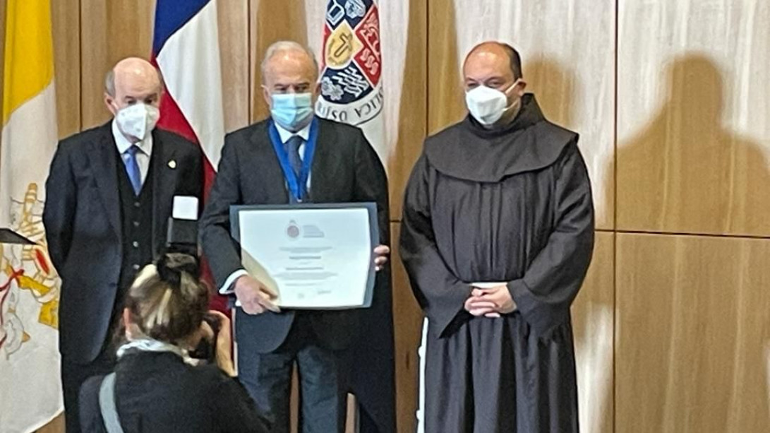Santiago Muñoz Machado, doctor Scientiae et Honoris Causa por la Pontificia Universidad Católica de Valparaíso (PUCV), 