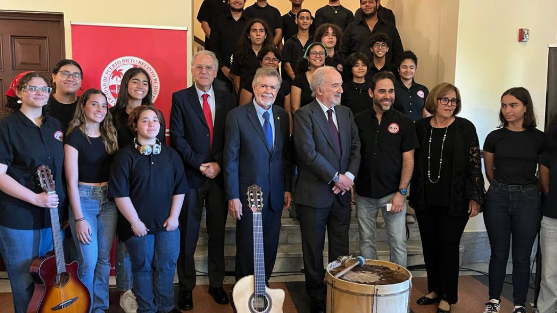 Reunión y conferencia en la Universidad de Puerto Rico–Recinto de Río Piedras