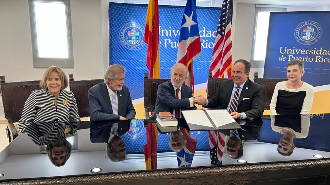 Firma de acuerdo con la Universidad de Puerto Rico para su incorporación a la Red Panhispánica de Lenguaje Claro