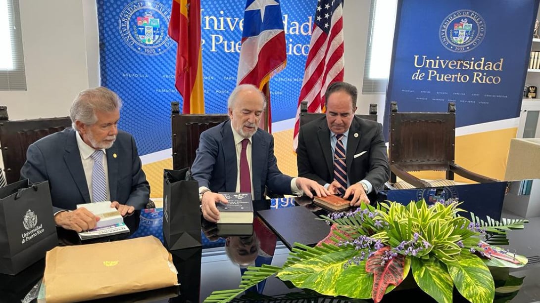 Firma de acuerdo con la Universidad de Puerto Rico para su incorporación a la Red Panhispánica de Lenguaje Claro