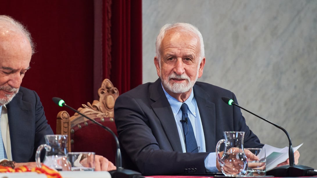 el académico de la RAE y director de la Escuela de Lexicografía Hispánica Salvador Gutiérrez Ordóñez