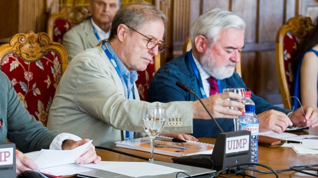 Félix de Azúa y Darío Villanueva en el curso de la UIMP.