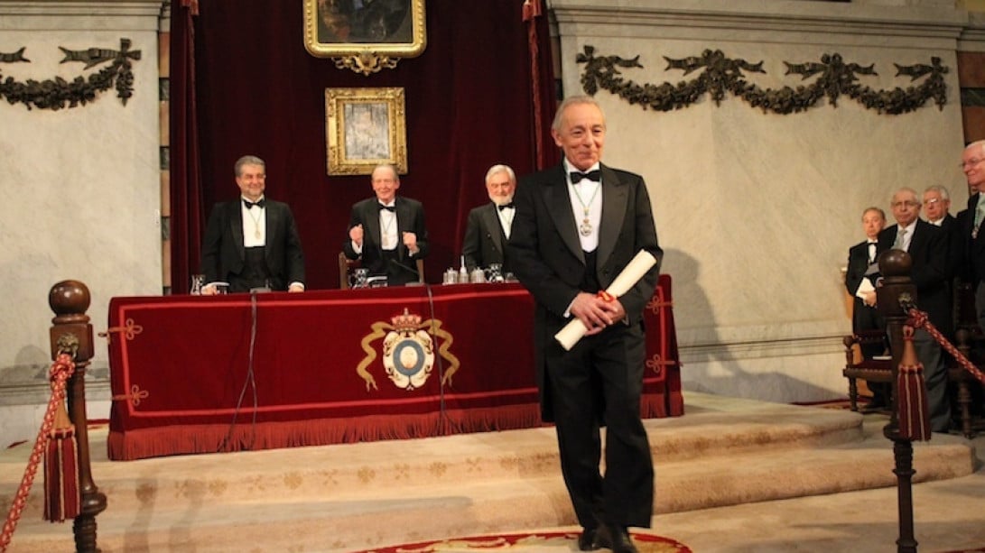 José Luis Gómez tras la lectura de su discurso de ingreso, el 26 de enero de 2014.