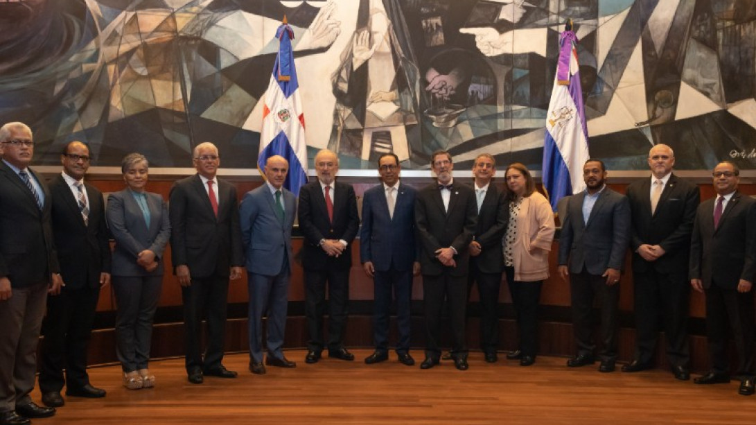 Visita a la Suprema Corte de Justicia (foto: Academia Dominicana de la Lengua)