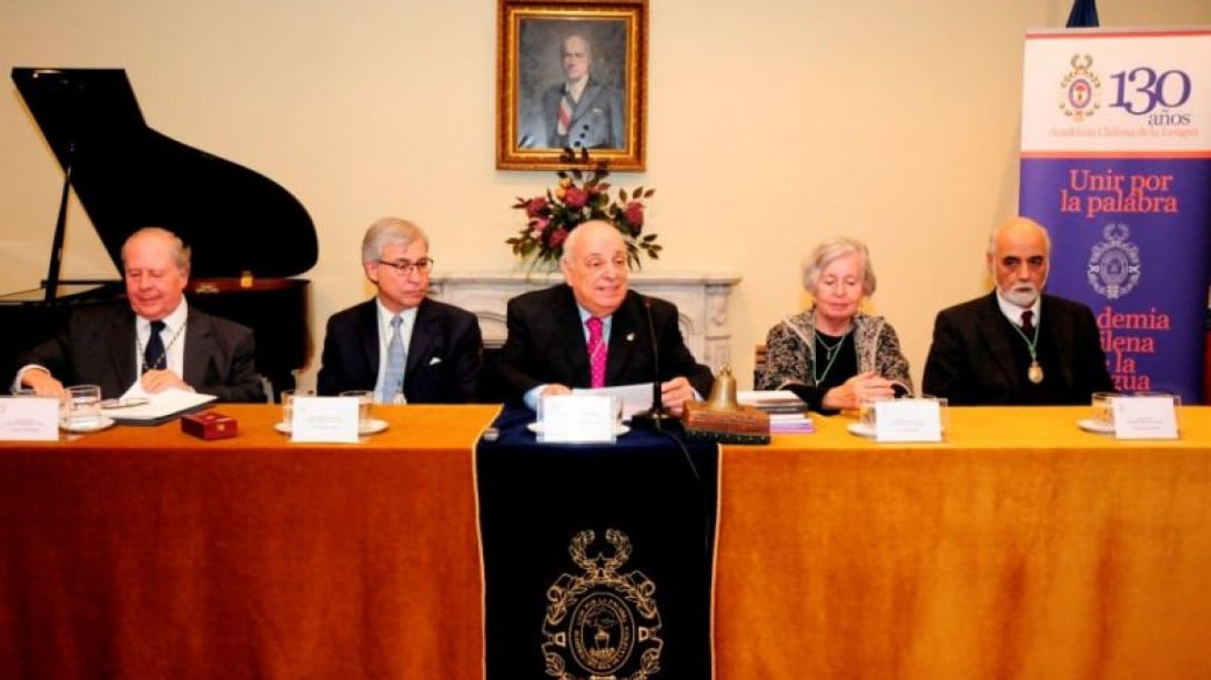 De izquierda a derecha: José Luis Samaniego, Iván Jaksic, Alfredo Matus,  Adriana Valdés y Juan Antonio Massone.