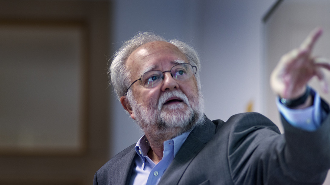 Ignacio Bosque, en los cursos de la UCM. Foto: Jesús de Miguel.