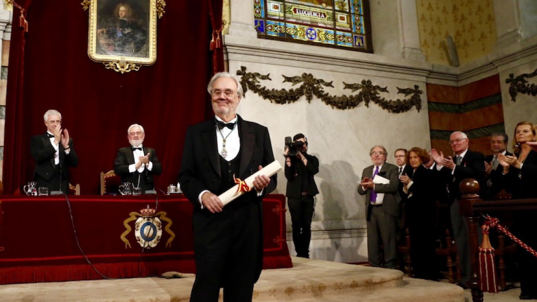 Manuel Gutiérrez Aragón tras la lectura de su discurso de ingreso en la RAE.