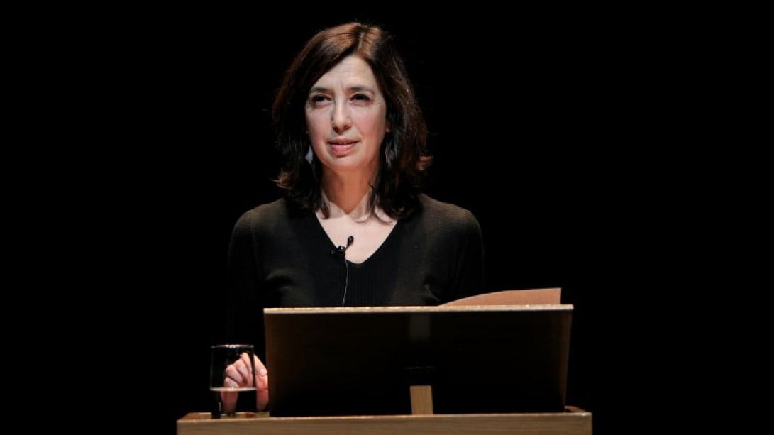 Inés Fernández-Ordóñez durante la lectura del «Cantar».