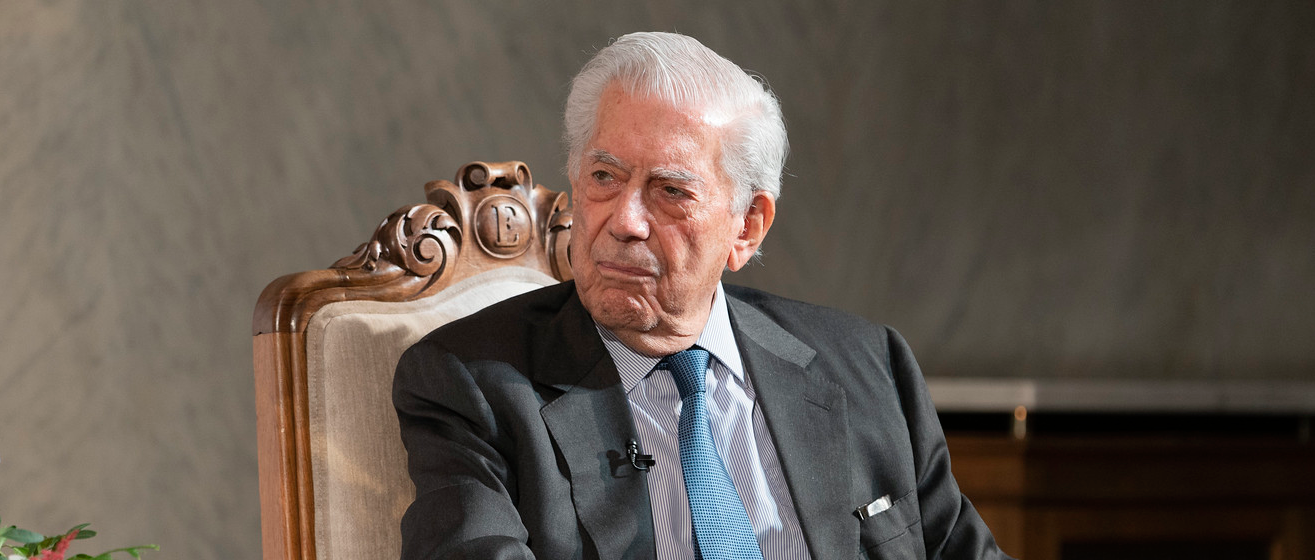 Mario Vargas Llosa (foto: RAE)