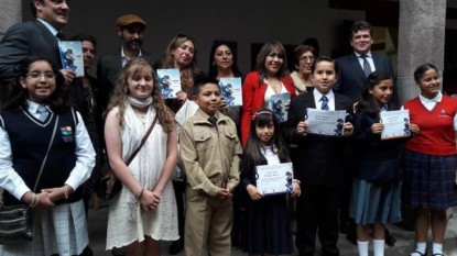 Niños ecuatorianos premiados en el Concurso Literario Yo Cuento. Foto: El Diario.