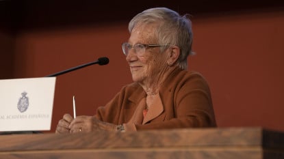 Paz Battaner, en la rueda de prensa de las novedades del «DLE» (foto: RAE)