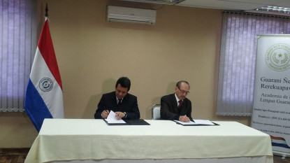 Firma del convenio entre la Universidad de Panamá y la Academia Panameña de la Lengua.