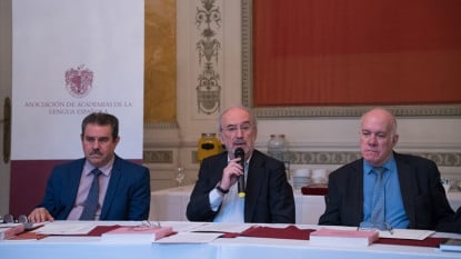 El presidente de ASALE abre la sesión de trabajo de las academias de la lengua.