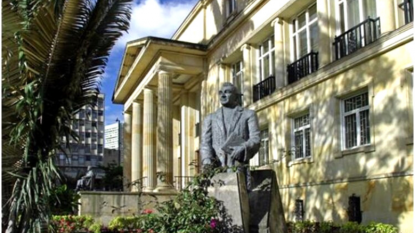 Estatua del padre Félix Restrepo 