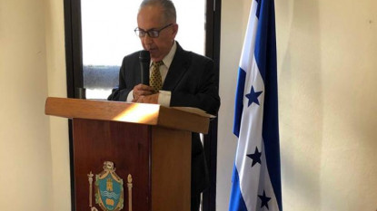 El académico Jubal Valerio durante su discurso de ingreso.