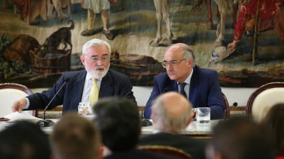 Darío Villanueva junto a Benigno Pendás, director del Centro de Estudios Políticos y Constitucionales.