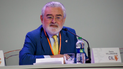 Darío Villanueva durante la presentación de los proyectos de la RAE.