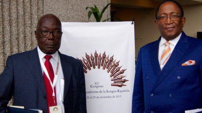 Julián Bibang (izquierda) y Agustín Nze, de la Academia Ecuatoguineana de la Lengua Española.