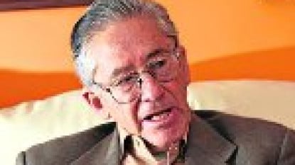 Hernán Rodríguez, subdirector de la Academia Ecuatoriana de la Lengua, recibió un homenaje durante el XII Encuentro de Literatura Ecuatoriana. Foto: El Comercio.