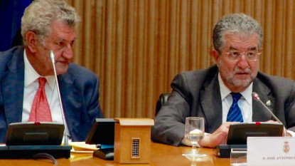 Jesús Posada, presidente del Congreso, y José Antonio Pascual, vicedirector de la RAE.