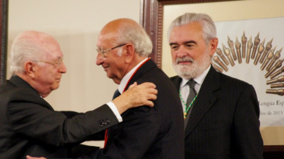 Entrega del Premio Henríquez Ureña al chileno Pedro  Lastra.