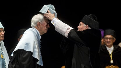 Mario Vargas Llosa, doctor «honoris causa» por la UIMP.