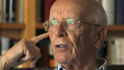 Emilio Lledó, galardonado con el Premio Internacional de Ensayo Henríquez Ureña 2014. Foto: El Mundo.