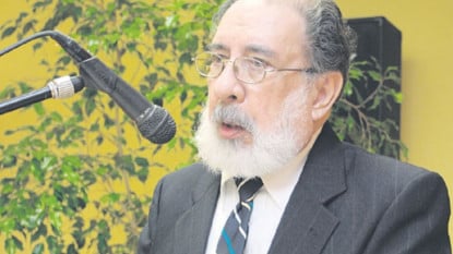 José Guillermo Ros-Zanet, miembro de número de la Academia Panameña de la Lengua. Foto: Panamá América.