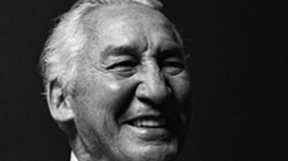 William H. González, miembro de número de la Academia Norteamericana de la Lengua Española.